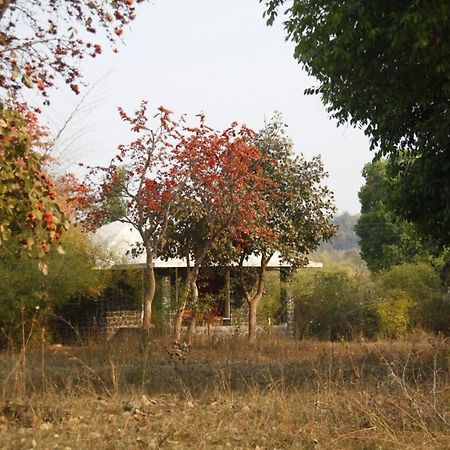 Renest Bandhavgarh Meadows Hotel Tāla Exterior photo